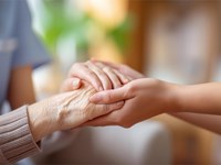 ¿Cómo hablar con tu ser querido sobre la necesidad de contratar ayuda doméstica?